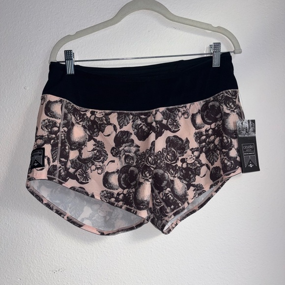 Oiselle Roga Shorts Running Workout Gym Women's 6 - Picture 1 of 3